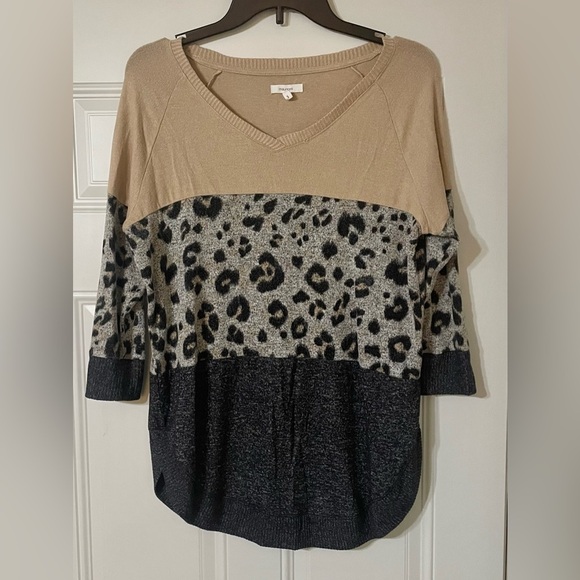 Maurice’s Tan Gray Leopard Print Color Block 3/4 Sleeve Oversized Blouse - Picture 1 of 6